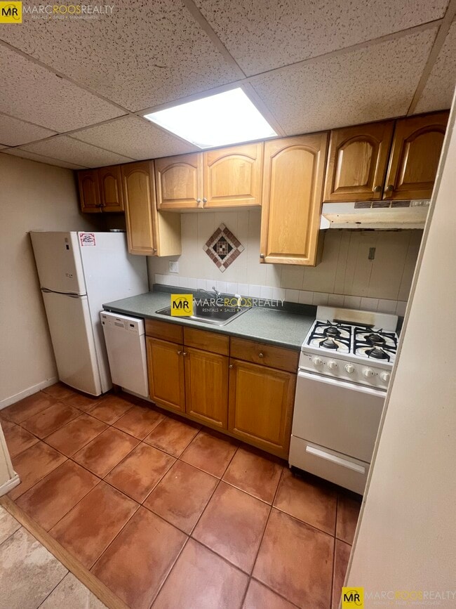 Photo - 16 Glenville Ave Unit B6