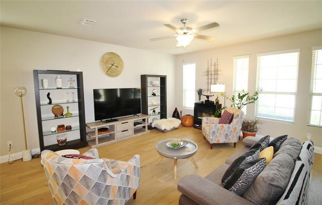 Photo - 3700 Banton St