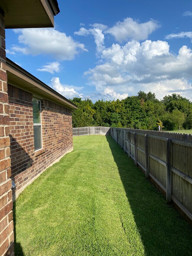 Photo - 4621 Brutus Ln Unit B