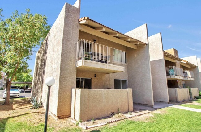 Photo - 5525 E Thomas Rd Condo Unit D5