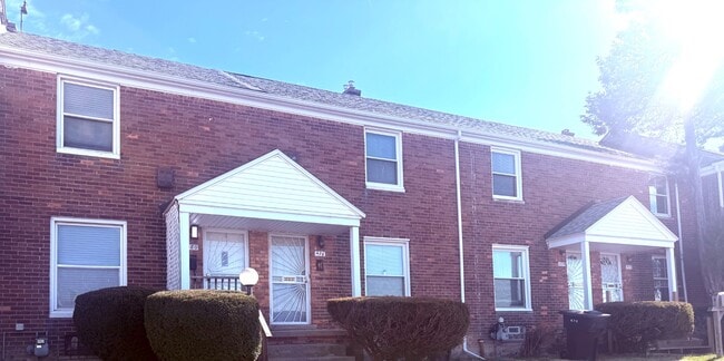 Building Photo - 480 Marquette Dr