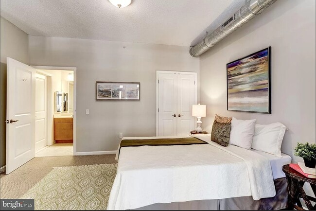 Photo - 1390 Kenyon St NW Unit 304
