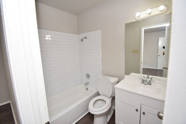 Photo - 3-2-1 Duplex Pflugerville