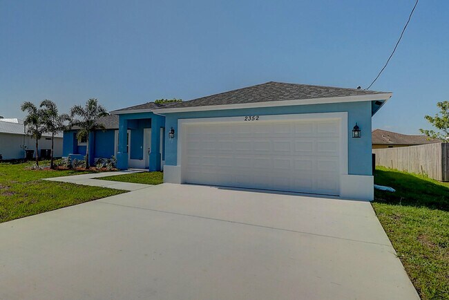 Photo - 2352 SW Plum Ct