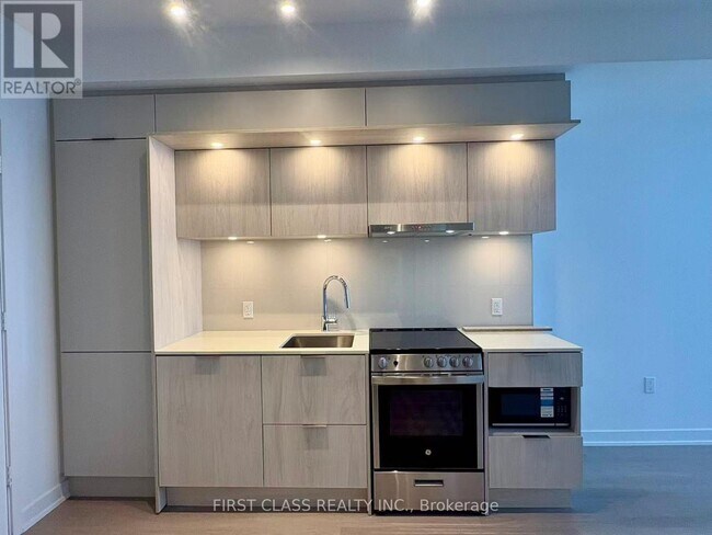 Photo - 448 Burnhamthorpe Rd W Unit 2210