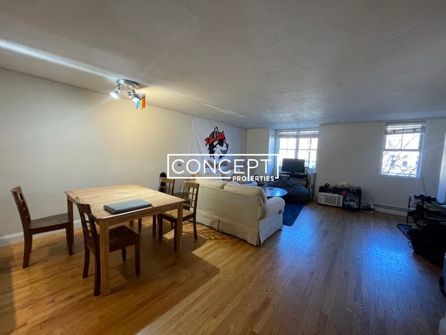 Photo - 1430 Tremont St