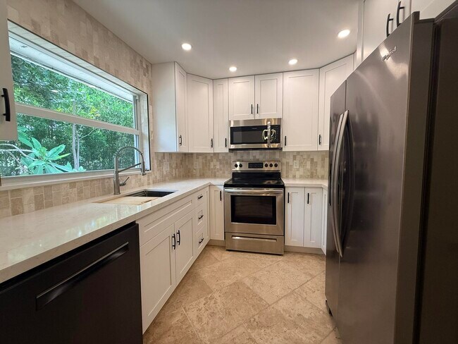 Photo - 550 SW Natura Ave
