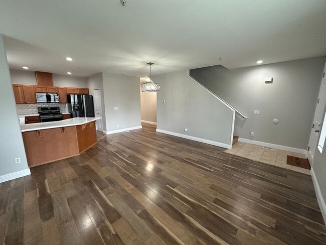 Photo - 2350 Simmons St