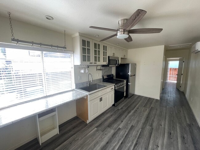 Photo - 1526-1528 E. 9th St. Unit 1528