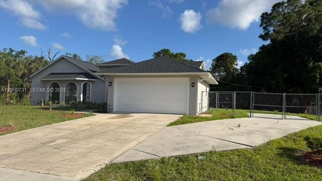 Photo - 1498 Beche St SE