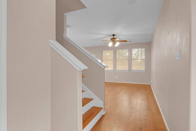 Photo - 38 E Stedhill Loop