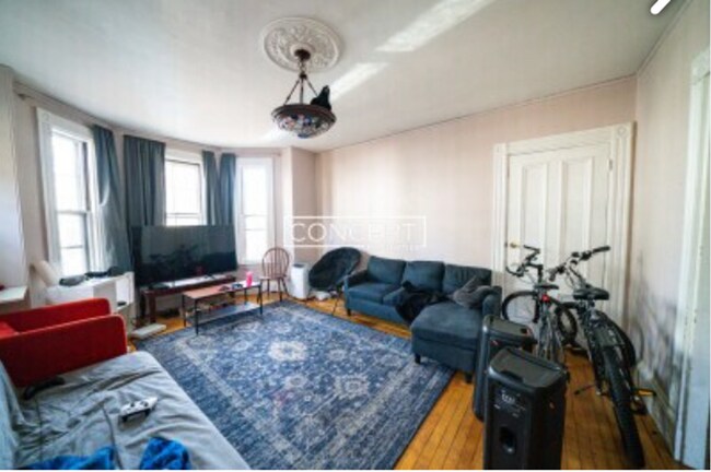 Photo - 8 Hillside St