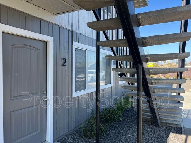 Photo - 911 E H St Unit 2