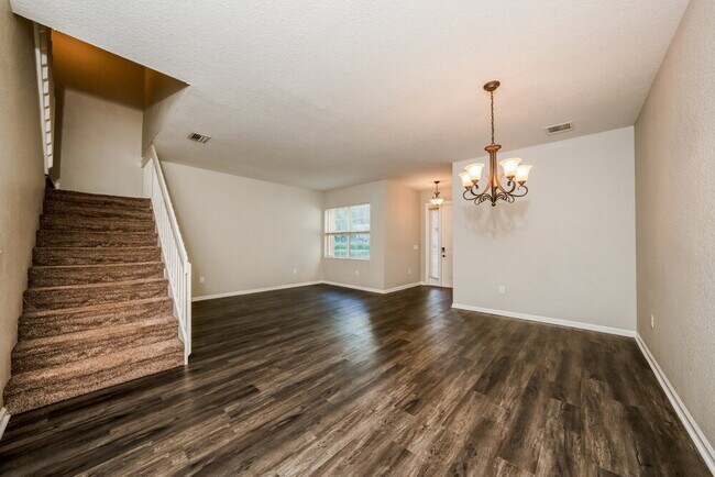 7617 Jewelwood Dr