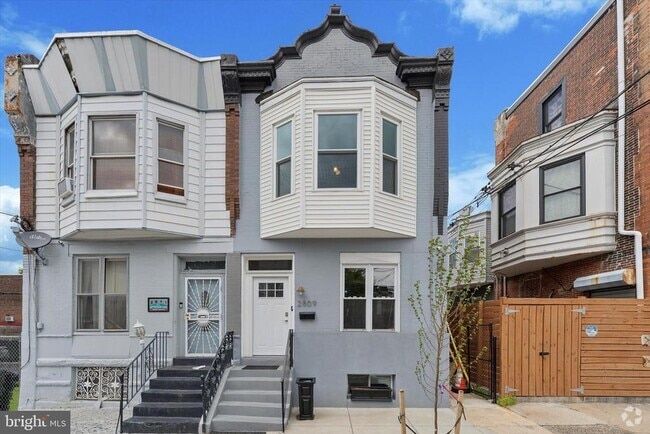 Building Photo - 2809 W Jefferson St Rental