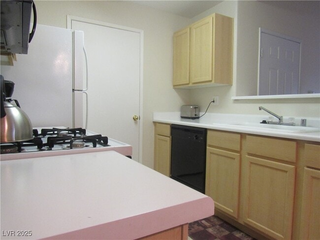 Building Photo - 950 Seven Hills Dr Unit 2024 Rental