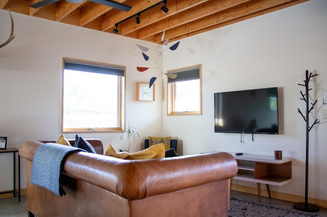 Photo - 602 N Willson Ave Apartment Unit ID1292378P
