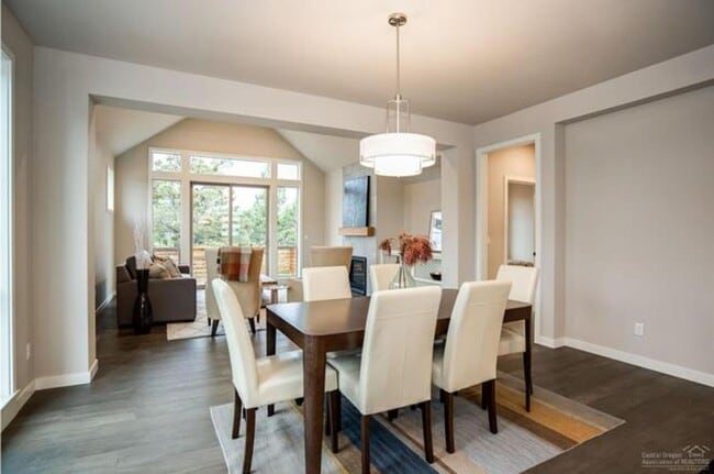 Photo - Stunning home NE Bend