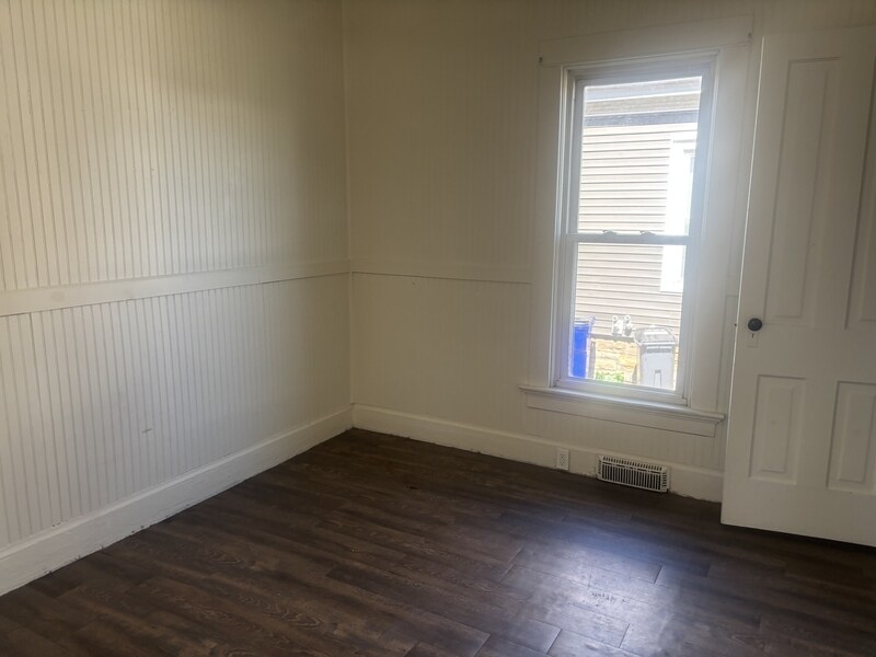 Photo - 124 10th St SW