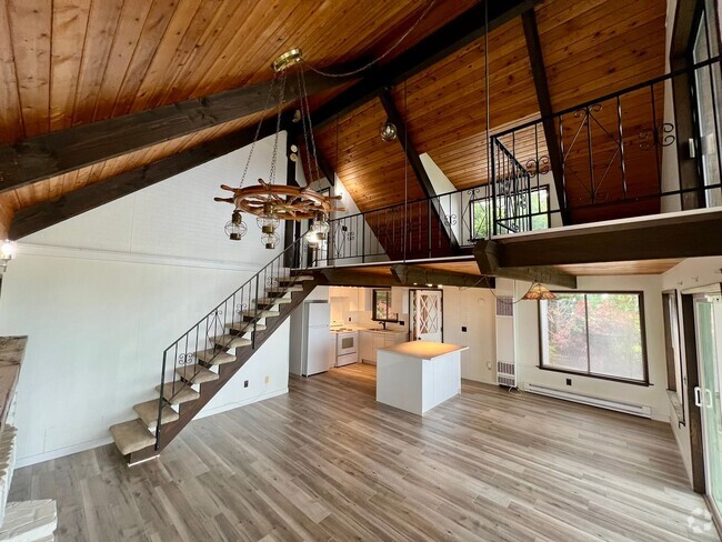 Building Photo - Charming 2 Bedroom House overlooking Birch...