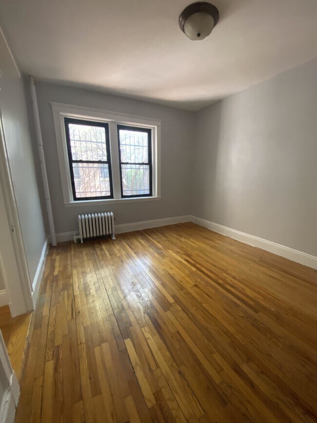 Building Photo - 69 Quint Ave Unit 4 Rental
