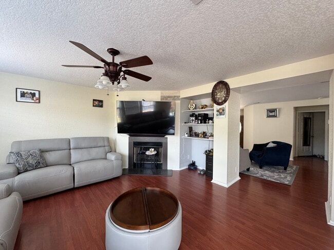 Photo - 5519 Spring Walk