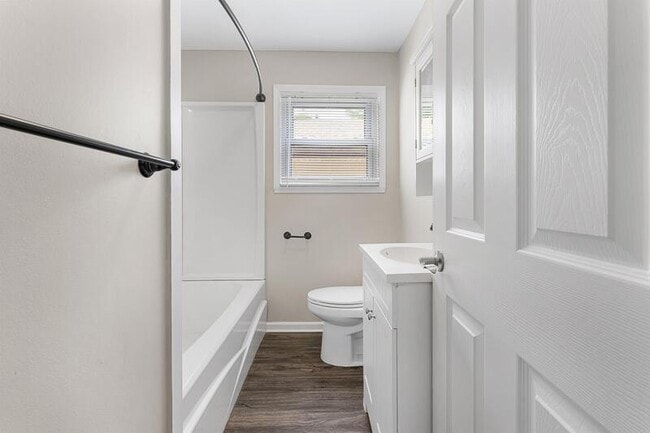 Photo - 7840 Dudley St