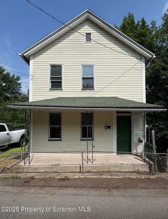 Building Photo - 1815 Cedar Ave Rental