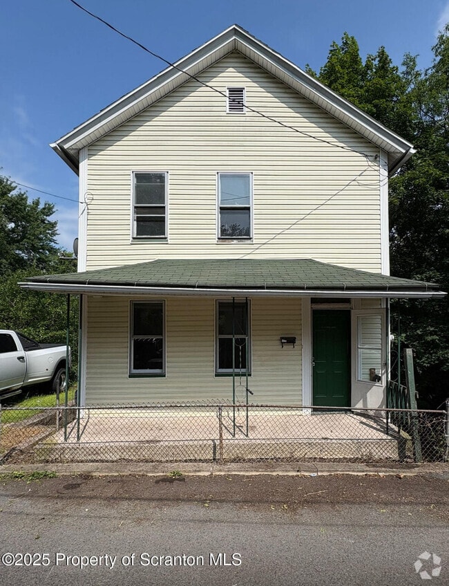 Building Photo - 1815 Cedar Ave Rental