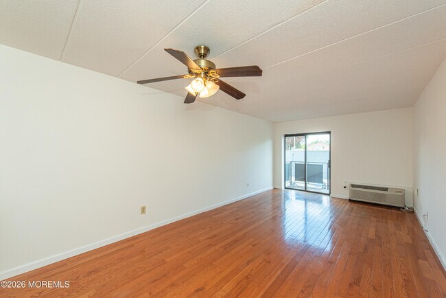 Photo - 5 Linden St Unit 3J