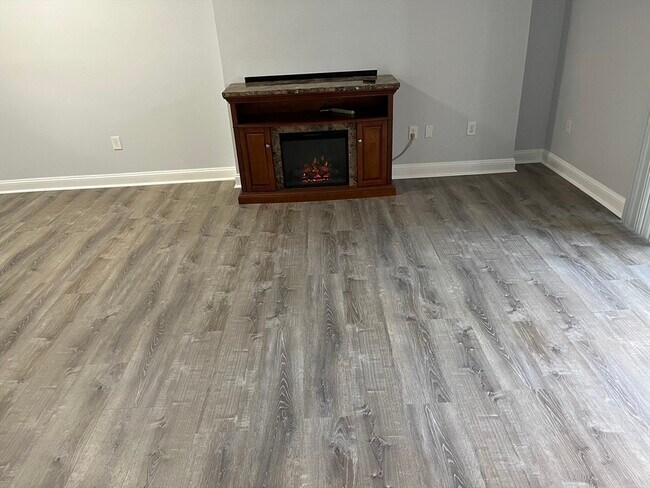 Photo - 37 Highwood Dr Unit 37