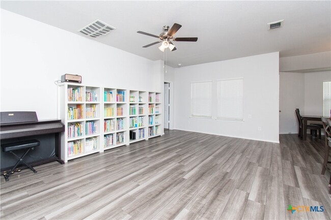 Photo - 1307 Prospector Trl