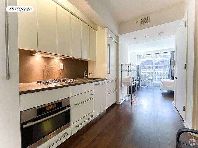 Building Photo - 340 E 23rd St Rental