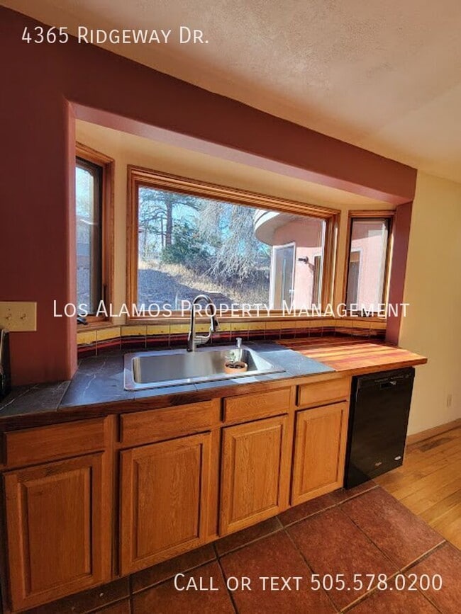 Photo - 4365 Ridgeway Dr