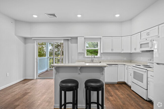 2 BR, 2 BA - The Oasis