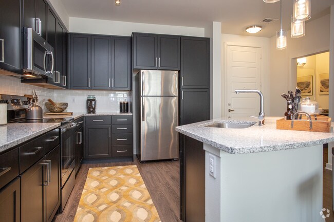 2BD/2BA - 1045SF Kitchen