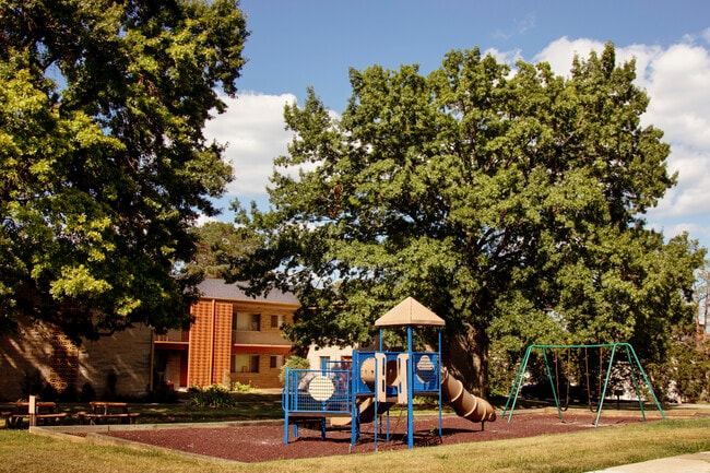 College Mall Apartments