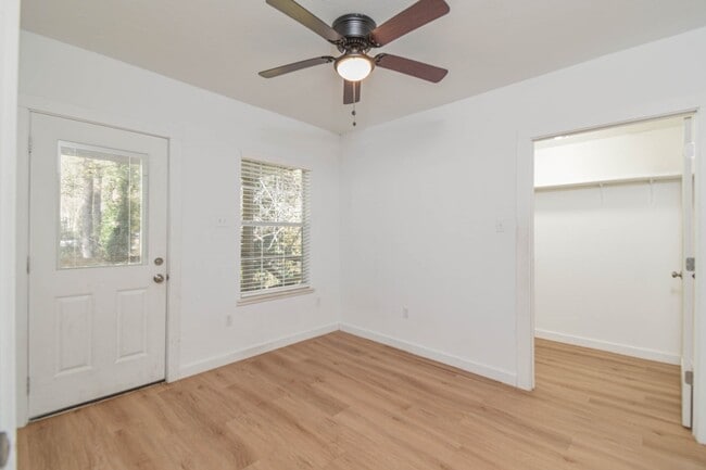 Photo - 5880 Beech Dr