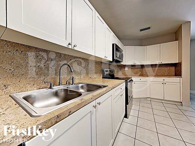 Photo - 1315 NE 203rd St