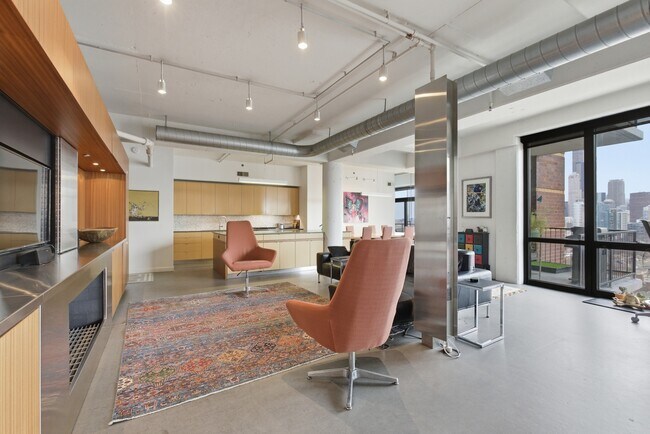 Photo - 1530 S State St Unidad 16G