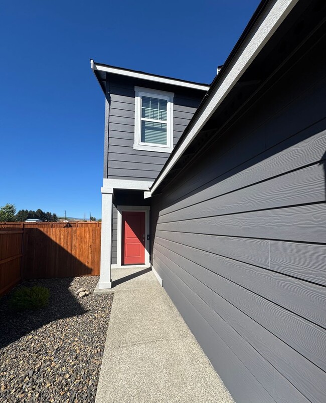 Photo - Pet-Friendly 3 Bed Home on Cul-de-Sac