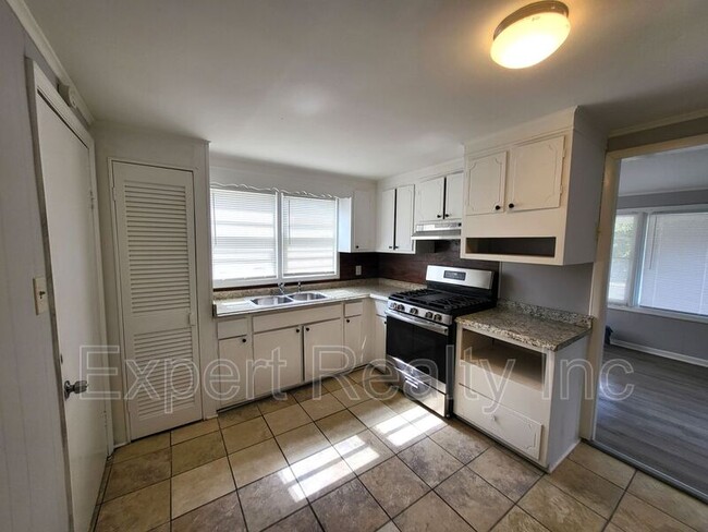 Photo - 203 Silver Leaf Dr
