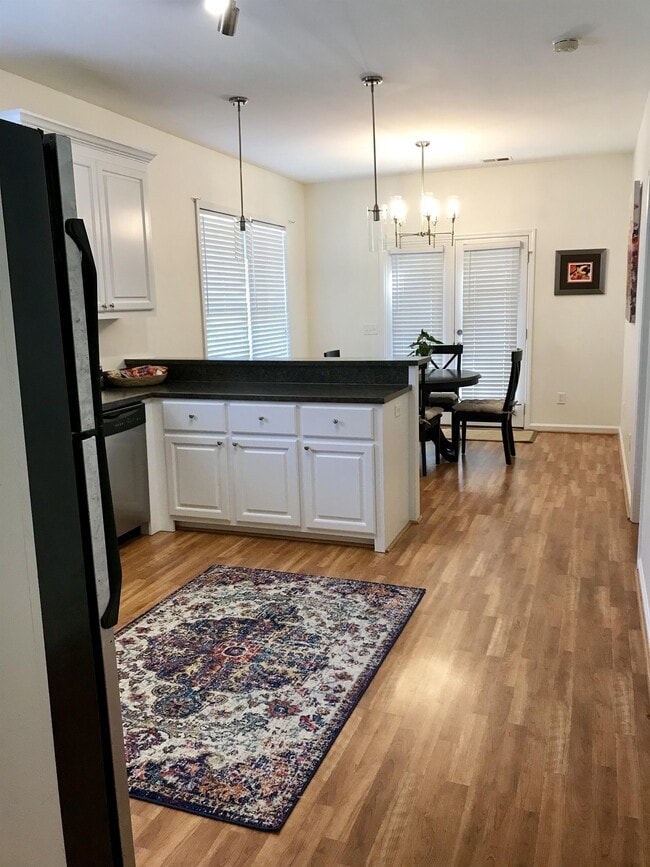 Photo - 922 Woodlawn Ave