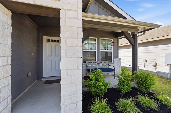 Photo - 805 Russet Rock Dr