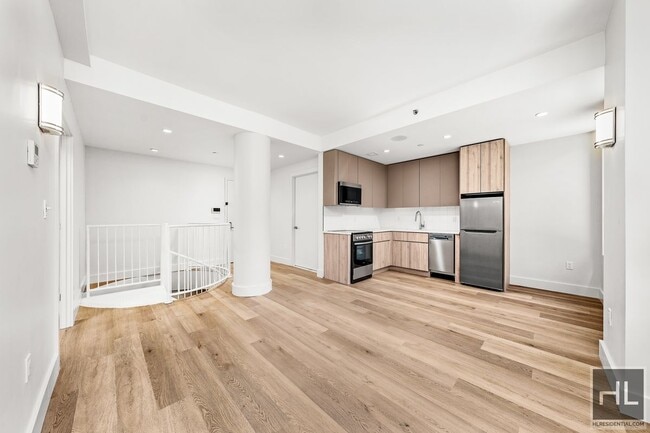 Photo - BRUCKNER BOULEVARD Unit 206