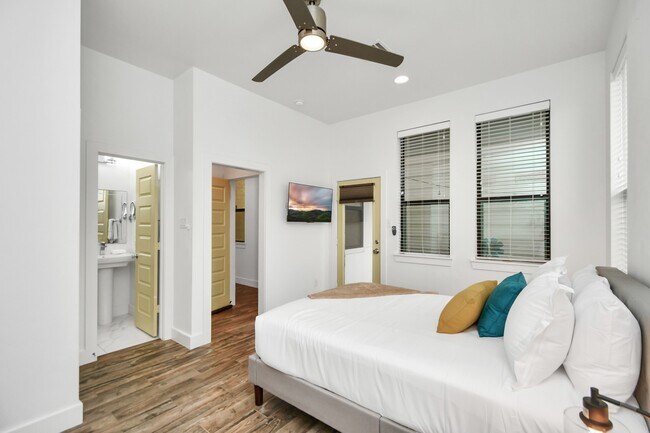 Photo - 1705 Dunlavy St