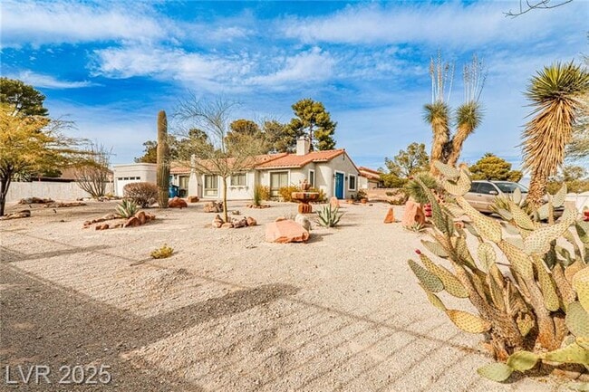 Photo - 6315 N Park St