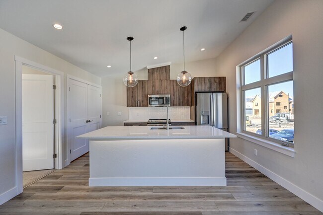 Photo - 205 Co Rd 105 Unidad B