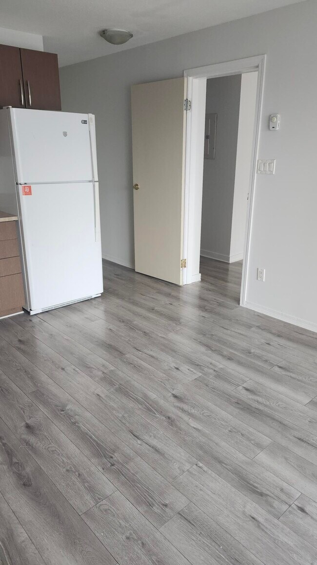 Photo - 3683 E Hastings St