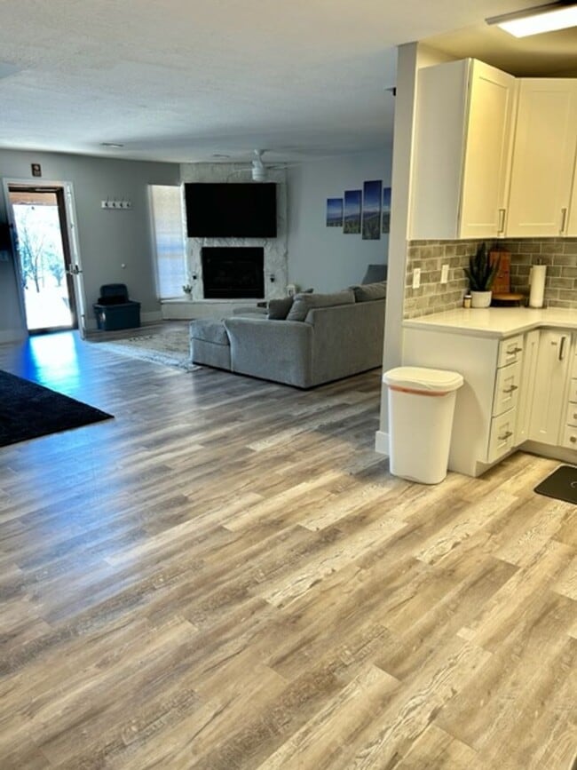 Photo - Greenback 37742-2 Bedrooms, 2 Baths, 2 car garage. Call Dick Cutler 865-254-1940